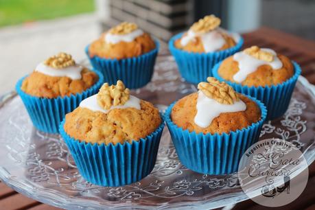 MUFFINS DE MANZANA SALTEADA, NUECES Y MAZAPAN