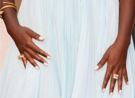 Lupita Nyong’o gana el Oscar con manicura de Deborah Lippmann