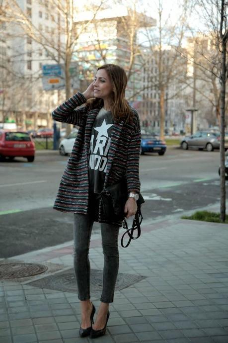 CAMISETA GRIS CAMISETA GRIS