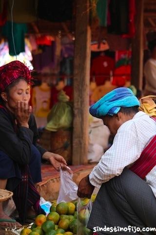 mercado Intha en Lago Inle