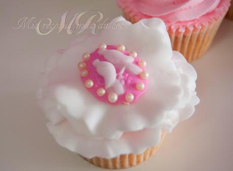 CUPCAKES DE NATA CON CREMA DE PIRULETA  MUY VINTAGE