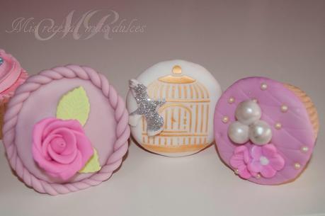 CUPCAKES DE NATA CON CREMA DE PIRULETA  MUY VINTAGE