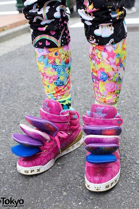 freak-shoe-friday-tongue-sneakers-loud-color-japan-kawaii