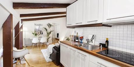 UN PRECIOSO ATICO CON VIGAS DE MADERA