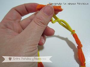 Diadema con gomas de pelo pequeñitas