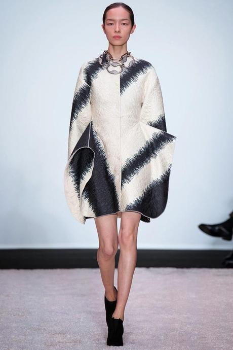 The best B/W (and grey) designs seen on F/W 2014-2015 collections Paris Fashion Week