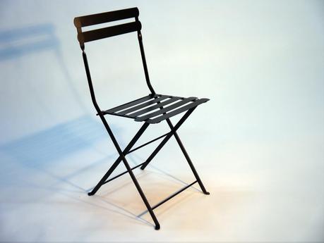 Mesas metálicas y sillas thonet de estilo clásico para  hostelería cafeterias y restaurantes