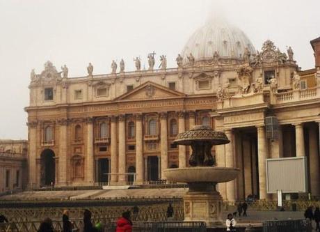 Una mañana en el Vaticano: Roma Fachada de la Iglesia de San Pedro