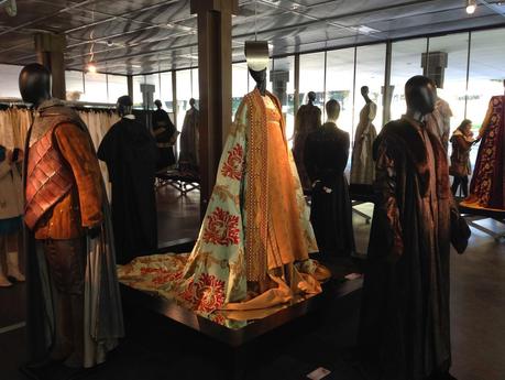 Isabel, vestuario de la serie de televisión