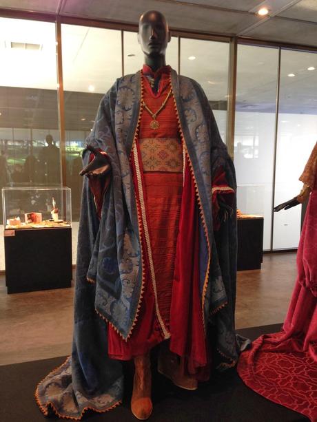 Isabel, vestuario de la serie de televisión