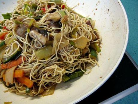 fideos-chow-mein-con-verduras-