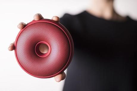 Hoop Bluetooth Speaker :: altavoz portátil de Lexon Hoop Bluetooth Speaker :: altavoz portátil de Lexon