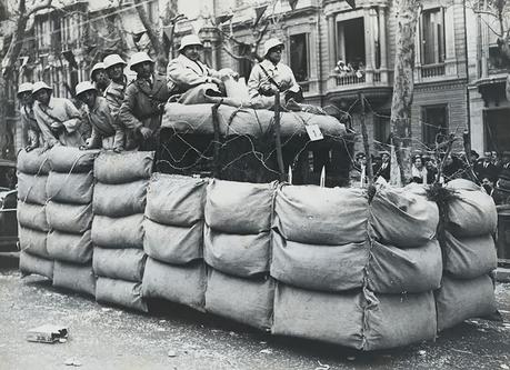 MIÉRCOLES DE CENIZA,Y EL ENTIERRO DE LA SARDINA... YA SE ACABAN LOS CARNAVALES...BARCELONA, 5-03-2014...!!!