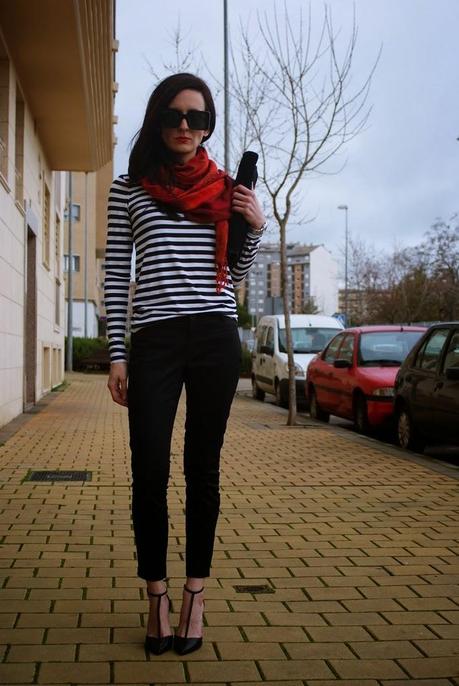 RED DETAIL:Parka: Choies, Tee: FrontRowShop, Pants: Mango...