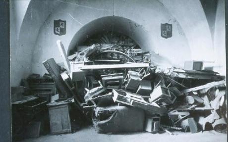 El Alcázar y edificios exteriores durante el Asedio.