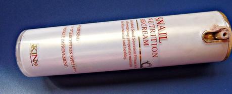 Productos acabados II: Ex wave laserwave de ÜNT, Barra de rosa de mosqueta para labios y contorno de ojos de Bottega Verde, Eau de parfum nº60 de Generics, BB cream snail de Skin 79 y Pro long wear concealer NC30 de MAC