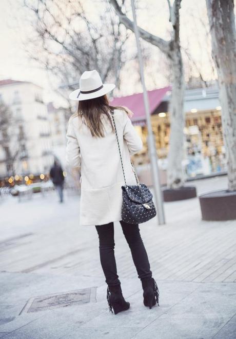 street style barbara crespo bite the tshirt eleven paris hat fashion blogger blog de moda outfit street style barbara crespo bite the tshirt eleven paris hat fashion blogger blog de moda outfit