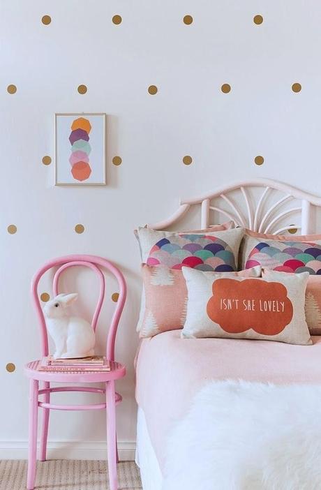 tips-deco-low-cost-decorar-pared-vacia-vinilo-dots-puntos-lunares-topos