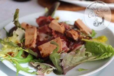 ENSALADA CON JAMON Y FOIE