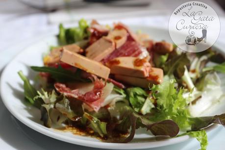 ENSALADA CON JAMON Y FOIE