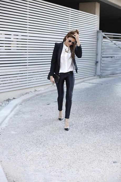 YESTERDAY... CROC LEGGING OUTFITS, maje, legging croc, massimo dutti, 4 contra 1 eyewear, andres gallardo, valentino, rockstud, motif tous,