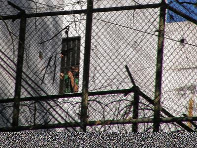 Maduro pone rejas a la democracia y libertad