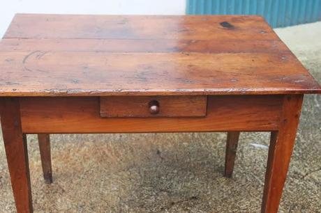 Una casa con un precioso escritorio