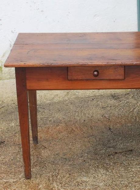 Una casa con un precioso escritorio