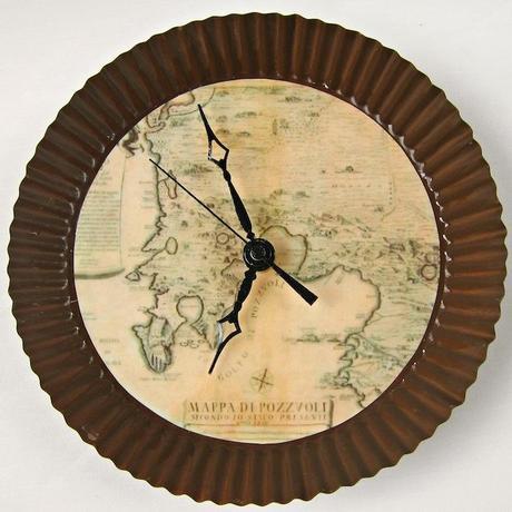 Reloj de pared con mapa antiguo DIY