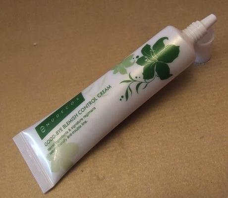 “Good-Bye Blemish Control Cream” de NUDECOS en YOUNG MI COSMETICS (From Asia With Love)