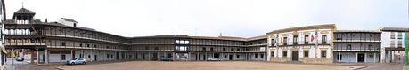 Plaza Mayor de Tembleque File:Plaza mayor de Tembleque -180º by isol.jpg