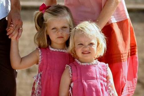 MINI CELEBRITIES: LEONOR Y SOFIA