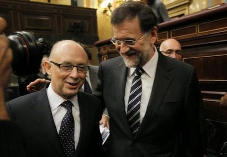 Mariano bajará los impuestos en 2015 y piensa en Kant…¿No es un poco tarde?