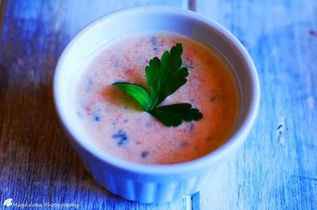 SALSA DE YOGUR,TOMATE Y ALBAHACA