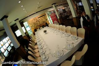 PACO YBARRA, GOURMETS DE SEVILLA Y LA ESH GAMBRINUS. COCKTAIL PERFECTO