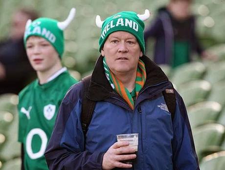 VI NACIONES EL TREBOL LIDER Y EL GALLO CON OPCIONES