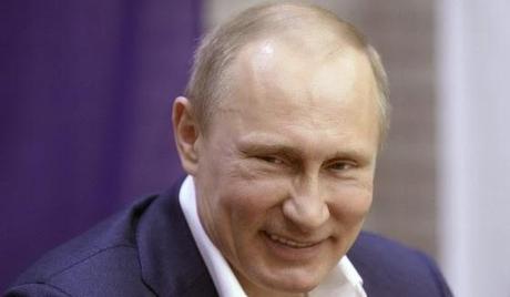 la-proxima-guerra-vladimir-putin-riendo-contento-alegre-rusia-militarista-que-vuelve