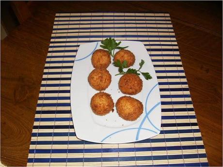 CROQUETAS  DE  BACALAO