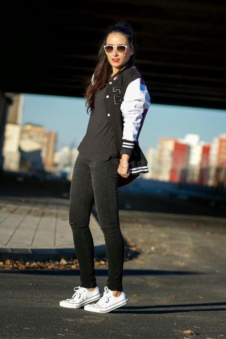STREET STYLE INSPIRATION; WAYS TO WEAR CONVERSE SNEAKERS.-