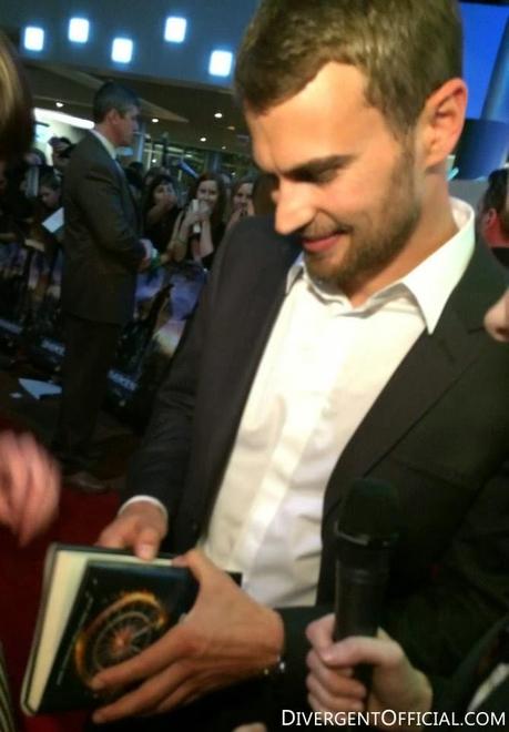 Noticias Domingueras #8: Muchas sagas!! + Resorteo...