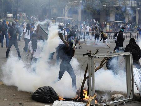 Maduro dice que Amanpour le tendió una 