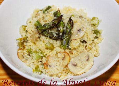 CUSCÚS CON ESPÁRRAGOS, CHAMPIÑONES Y SETAS
