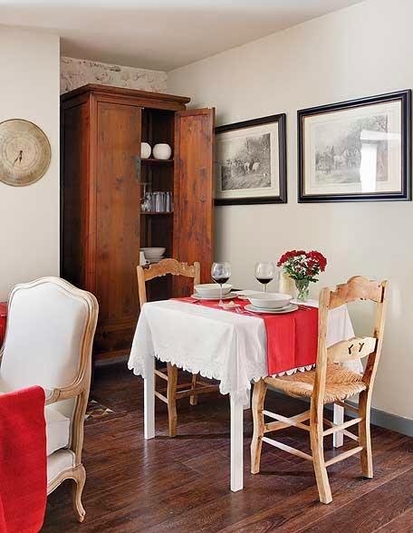 Casa Espanola con Muros de Piedra