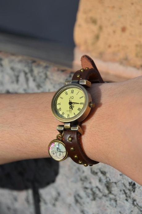 Oasap: Vintage Jacquard dress and a special vintage watch