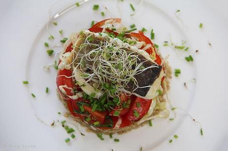 bacalao con quinoa y ensalada