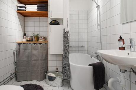 ventanales en arco Estilo nórdico con toques de azul estilo nórdico decoración interiores áticos decoración diáfana salón cocina decoración de salones decoración blanco madera y azul gris blog decoración nordica escandinava 