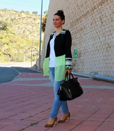 Chaqueta étnica flúor...