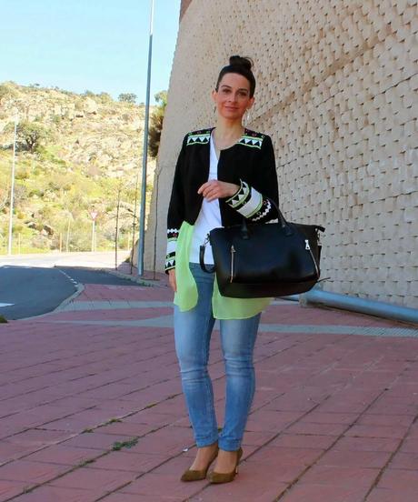 Chaqueta étnica flúor...