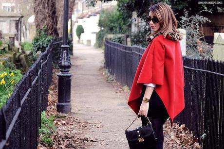 Look of the day: red cape & leo touch lovelystyle (3)