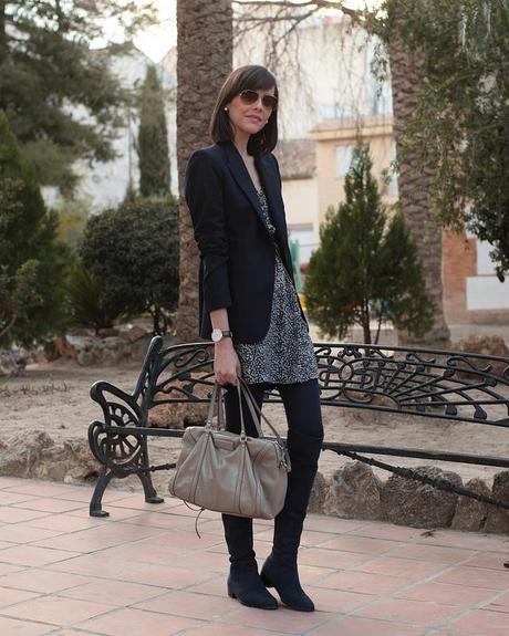Vestido + Blazer + Botas altas